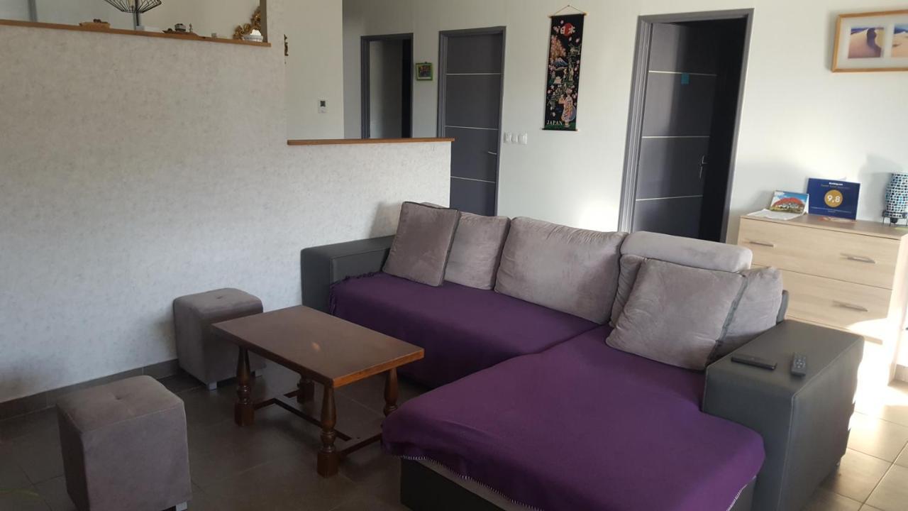 1 Chambre Privative Avec Bureau Et Cuisine Dans Maison 105 M2 Montfaucon Montfaucon  Kültér fotó
