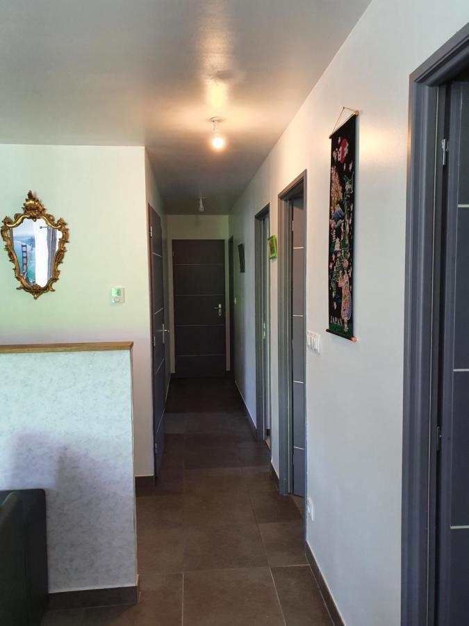 1 Chambre Privative Avec Bureau Et Cuisine Dans Maison 105 M2 Montfaucon Montfaucon  Kültér fotó