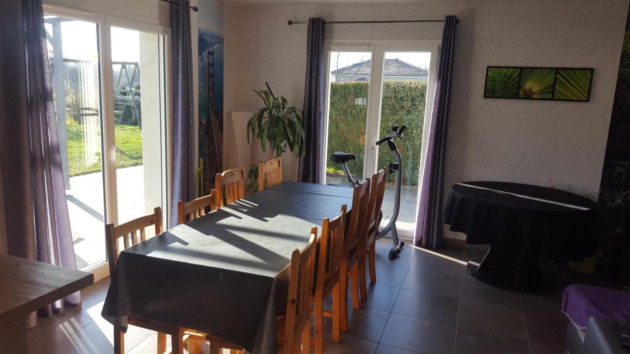 1 Chambre Privative Avec Bureau Et Cuisine Dans Maison 105 M2 Montfaucon Montfaucon  Kültér fotó