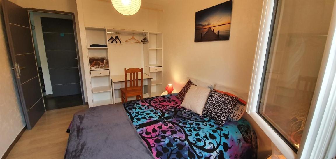 1 Chambre Privative Avec Bureau Et Cuisine Dans Maison 105 M2 Montfaucon Montfaucon  Kültér fotó